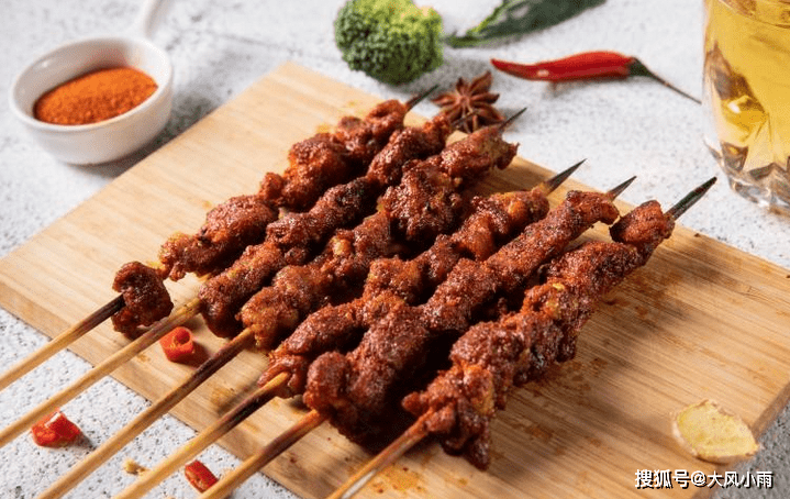 木屋墅烧烤——中式烤串香气十足,焦香诱人