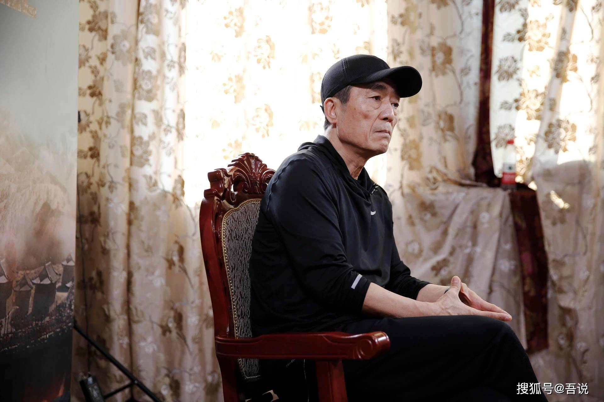 33年8位谋女郎70岁的张艺谋还能拍多久