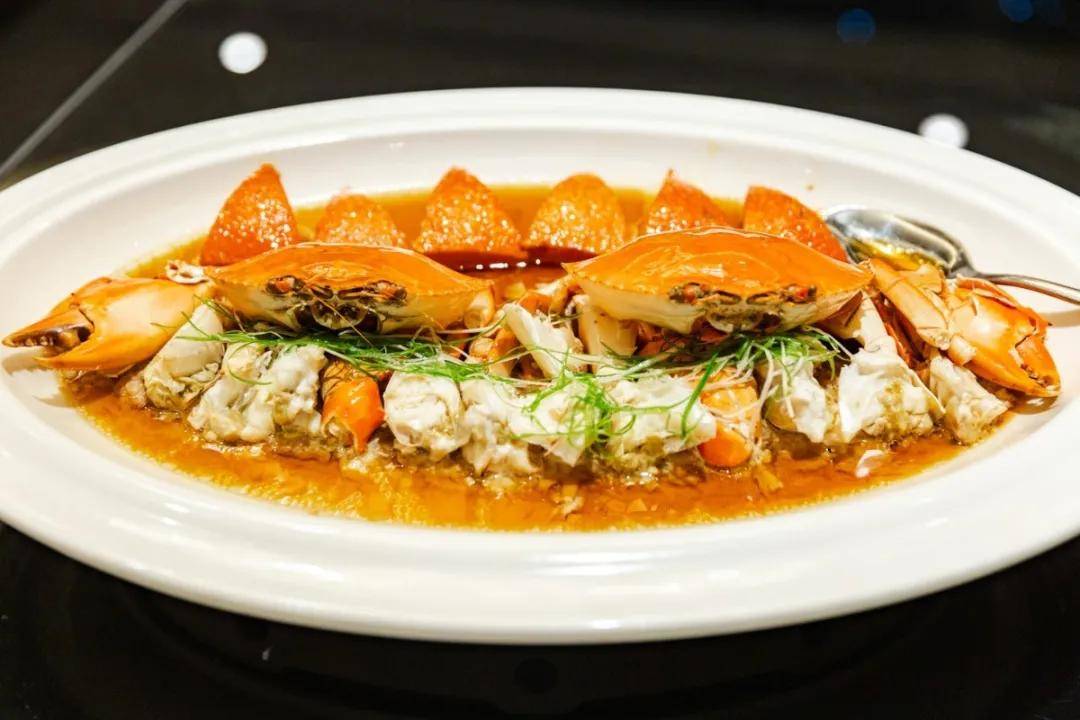 餐饮出品非常讲究,不管是冷菜还是热菜,都精心摆盘.