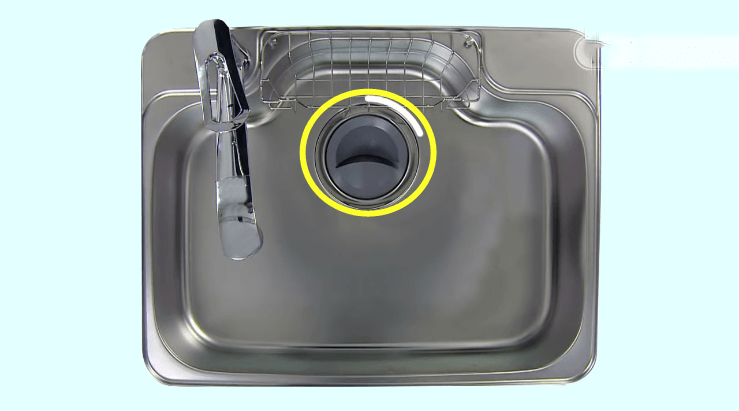 为什么日本人家的厨房水槽下水口在拐角处,而国内的一般在中间?