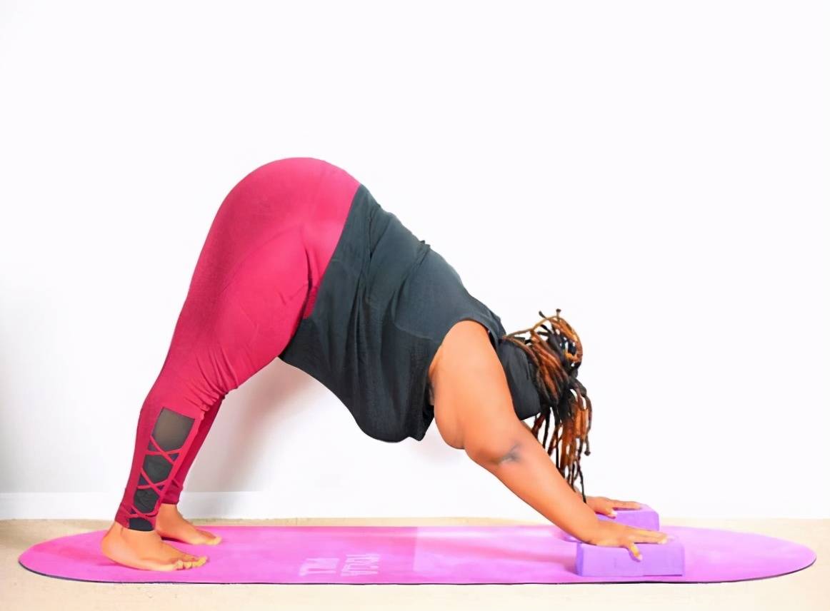 瑜伽女神200斤的大胖子轻松解锁10个高级体式佩服