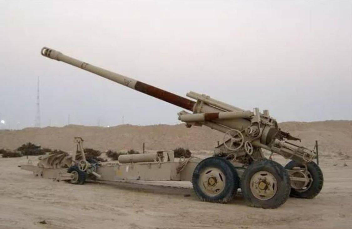 学解放军大炮上刺刀短射程的美国炮兵轻松打垮伊拉克远程巨炮