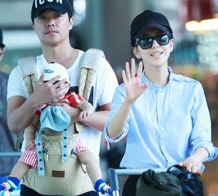 佟丽娅带4岁儿子朵朵探班陈思诚,明星父母更重视孩子的亲子时间