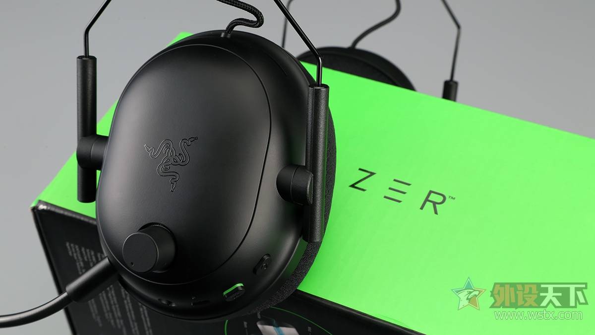 无线连接雷蛇旋风黑鲨v2专业版游戏耳机评测