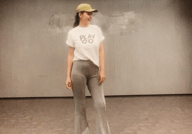 热依扎宣布生娃当妈,直言出了月子就要带娃一起去拍戏