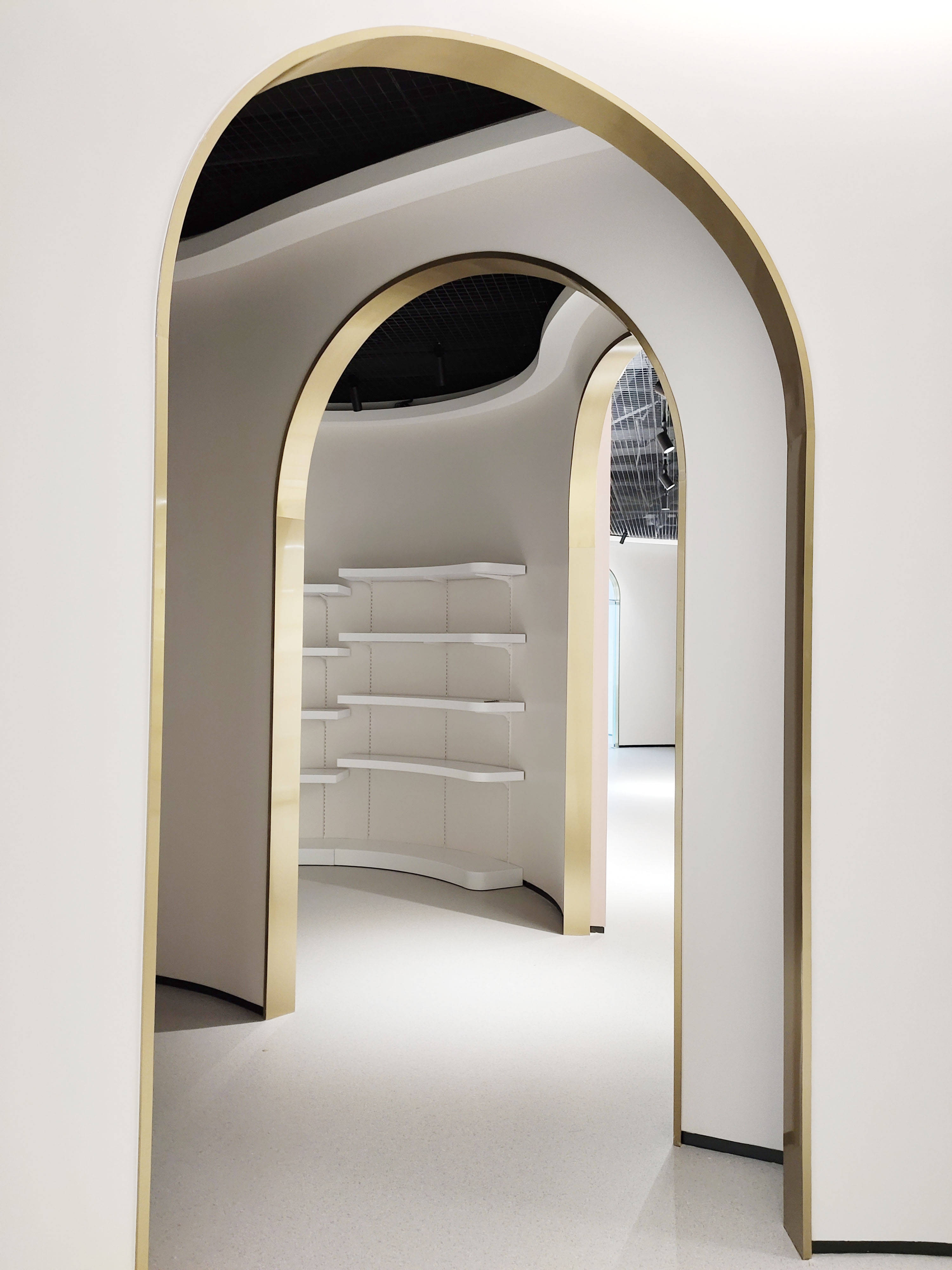 如何设计制作金属不锈钢门套