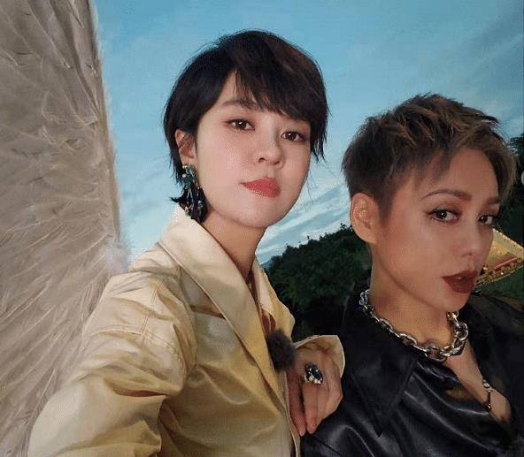 在同辈同行淡出大家视线的时候,宁静为什么能够被大家喜欢?_郁可唯