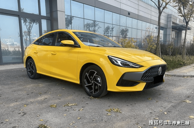 十万以下国产小钢炮带换挡拨片的名爵5有多么运动