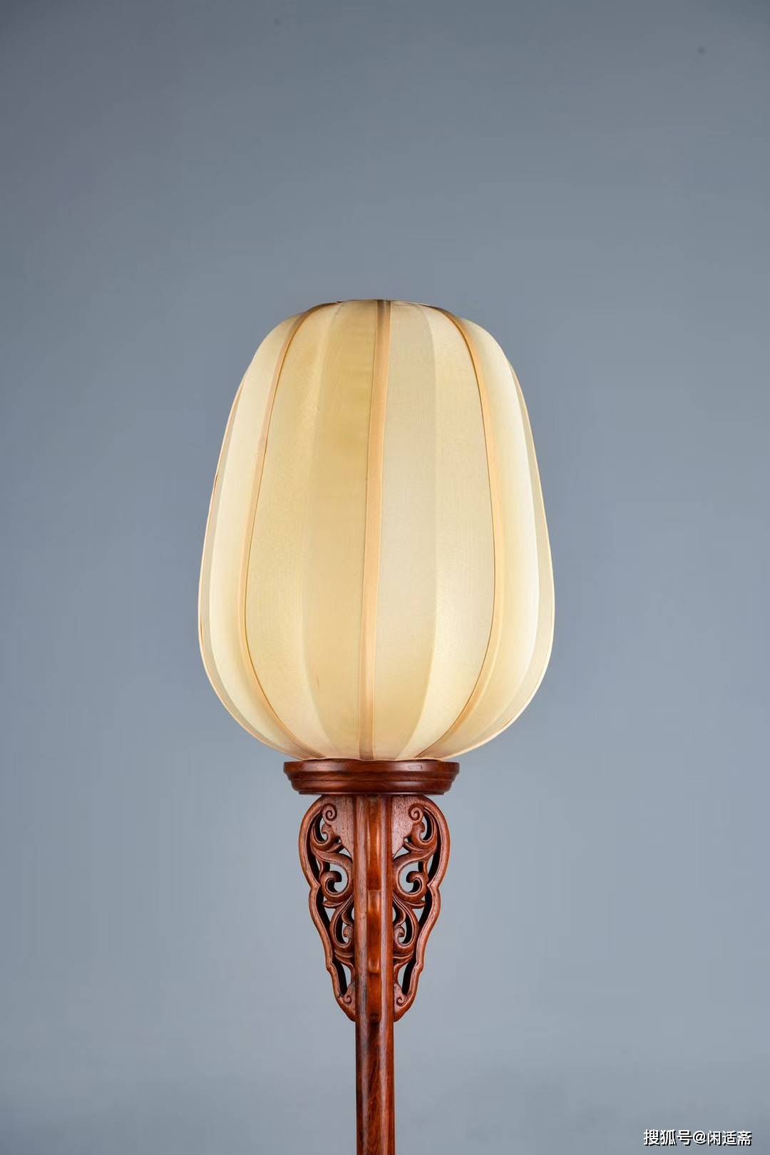 【越黄中式落地灯】 规格:187*38cm 我国宫灯的使用,始于皇家建筑