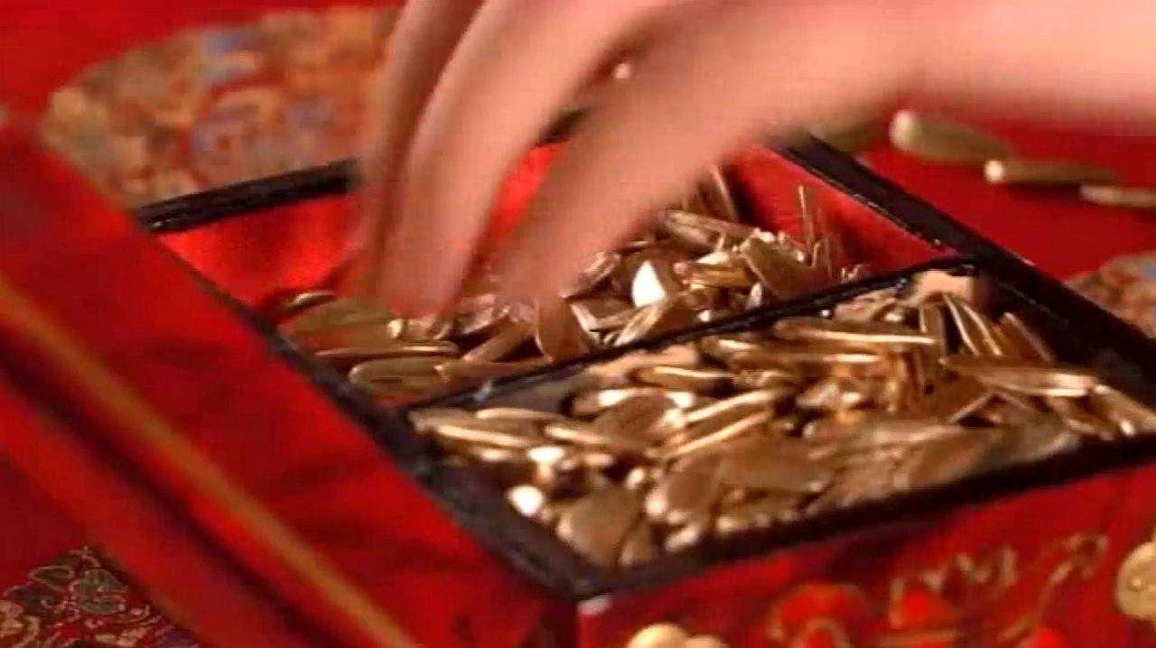 古代皇帝打赏的金瓜子有啥用为何妃嫔们接过后会欣喜异常