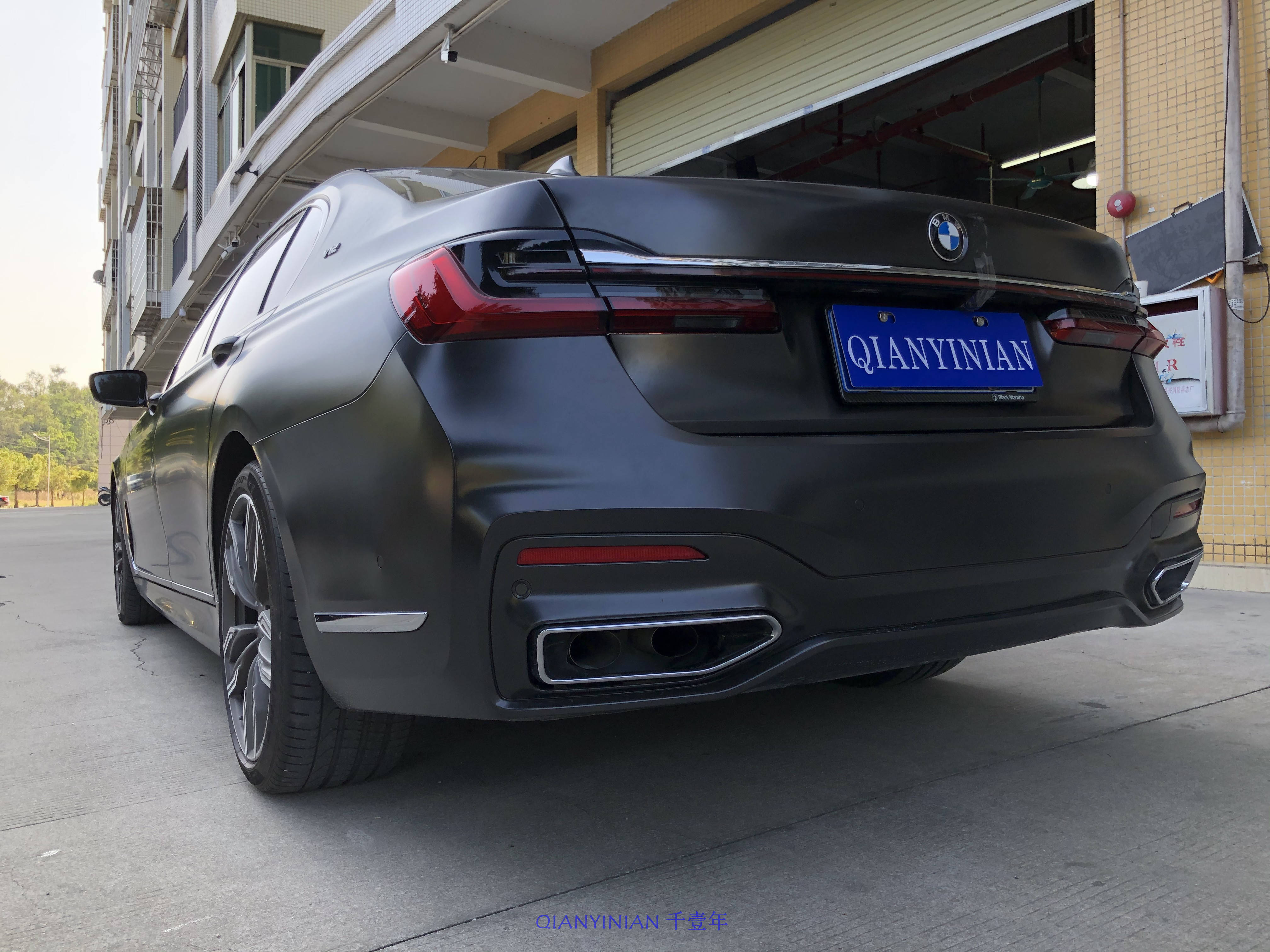 宝马7系g12旧改新外观效果-2017款 bmw m760li