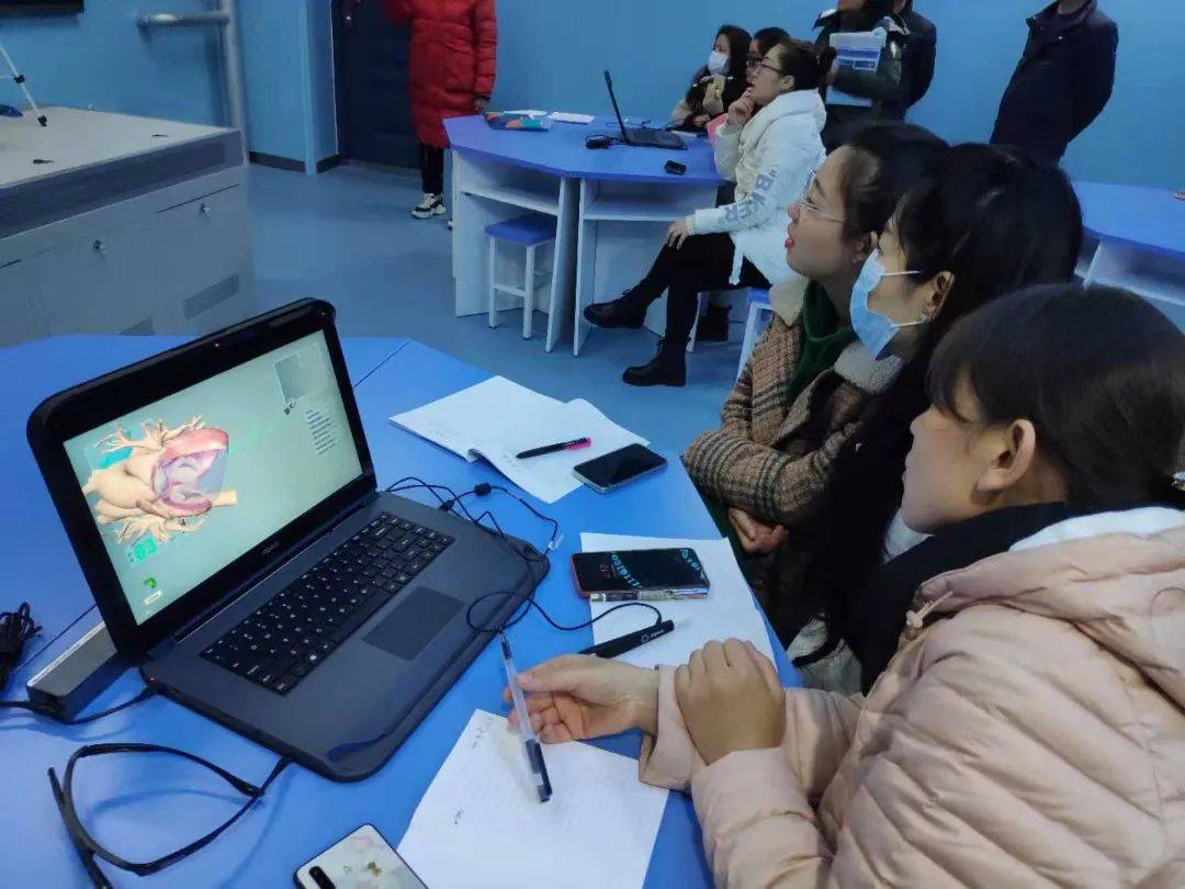 西安市阎良区武屯中学虚拟仿真教学培训活动圆满完成