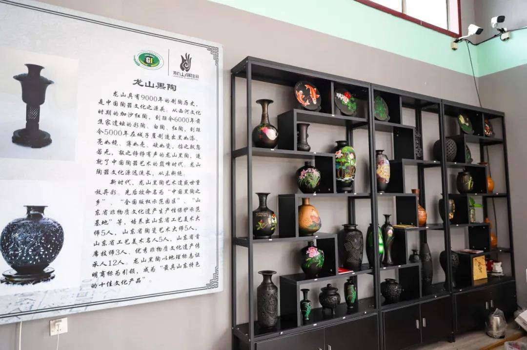 龙山黑陶制作,章丘铁匠技艺,孟氏寨子布制作,章丘石匠雕刻,百脉泉酒