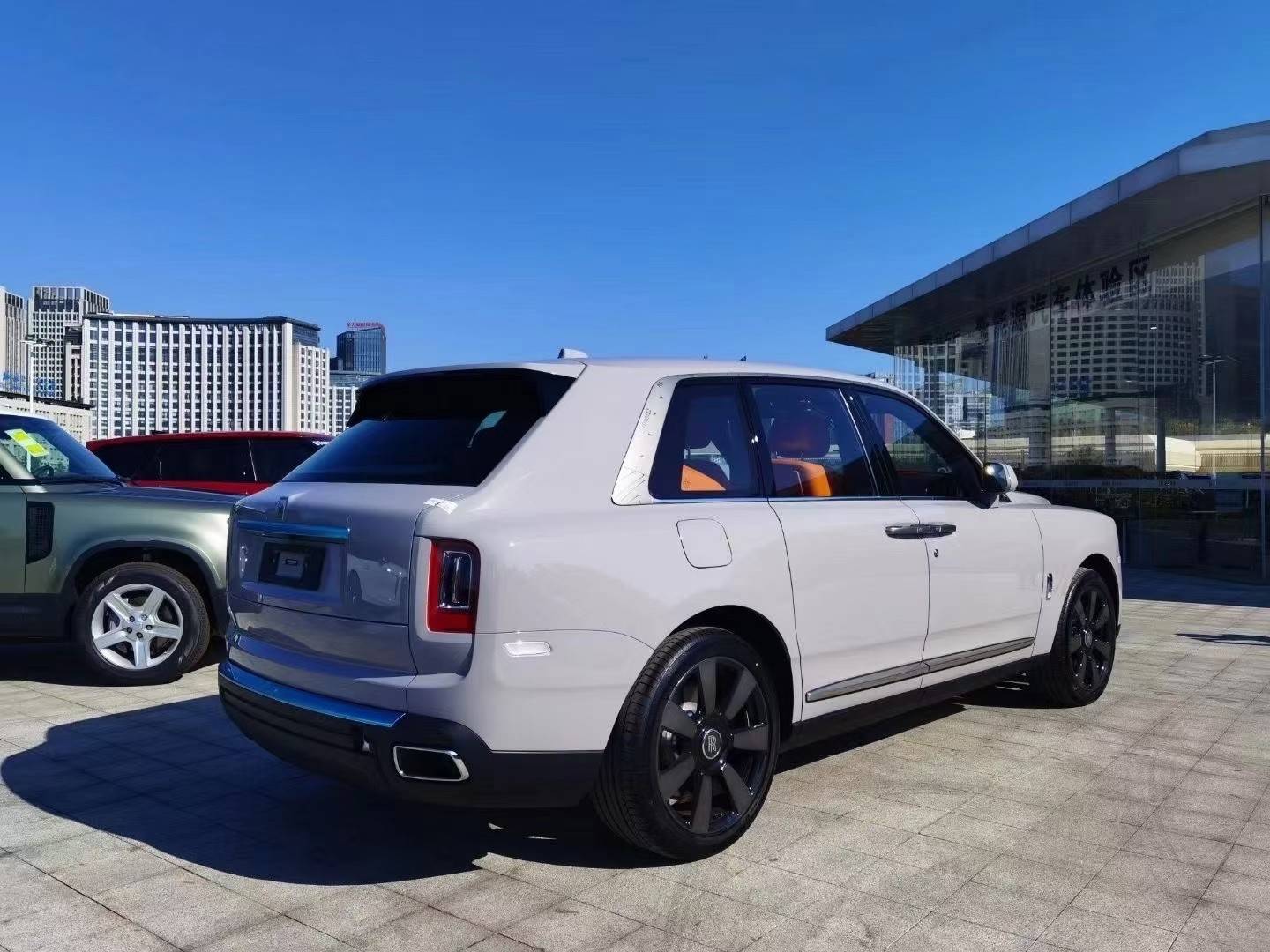 2020款劳斯莱斯库里南价格 奢华越野最超值