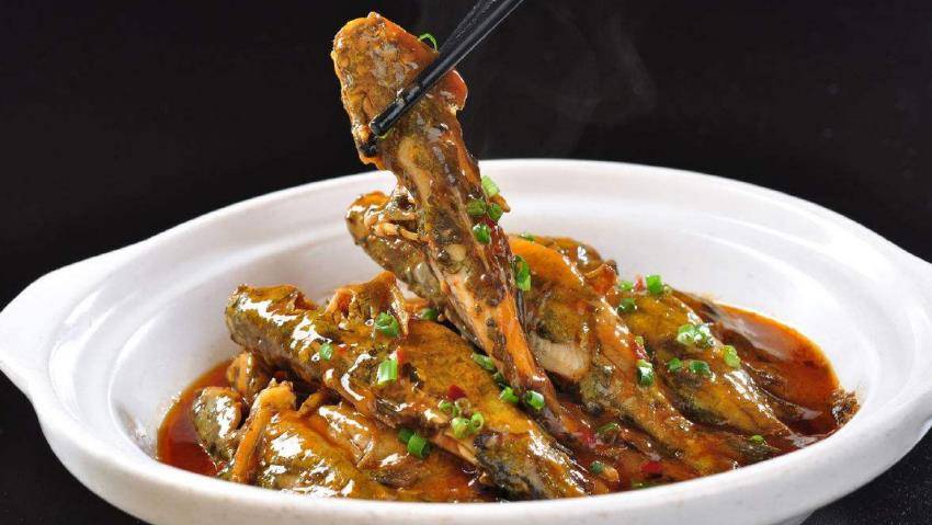 黄骨鱼的花式吃法,每种都是顶级菜式,做法简单易学,看饿了_姜片