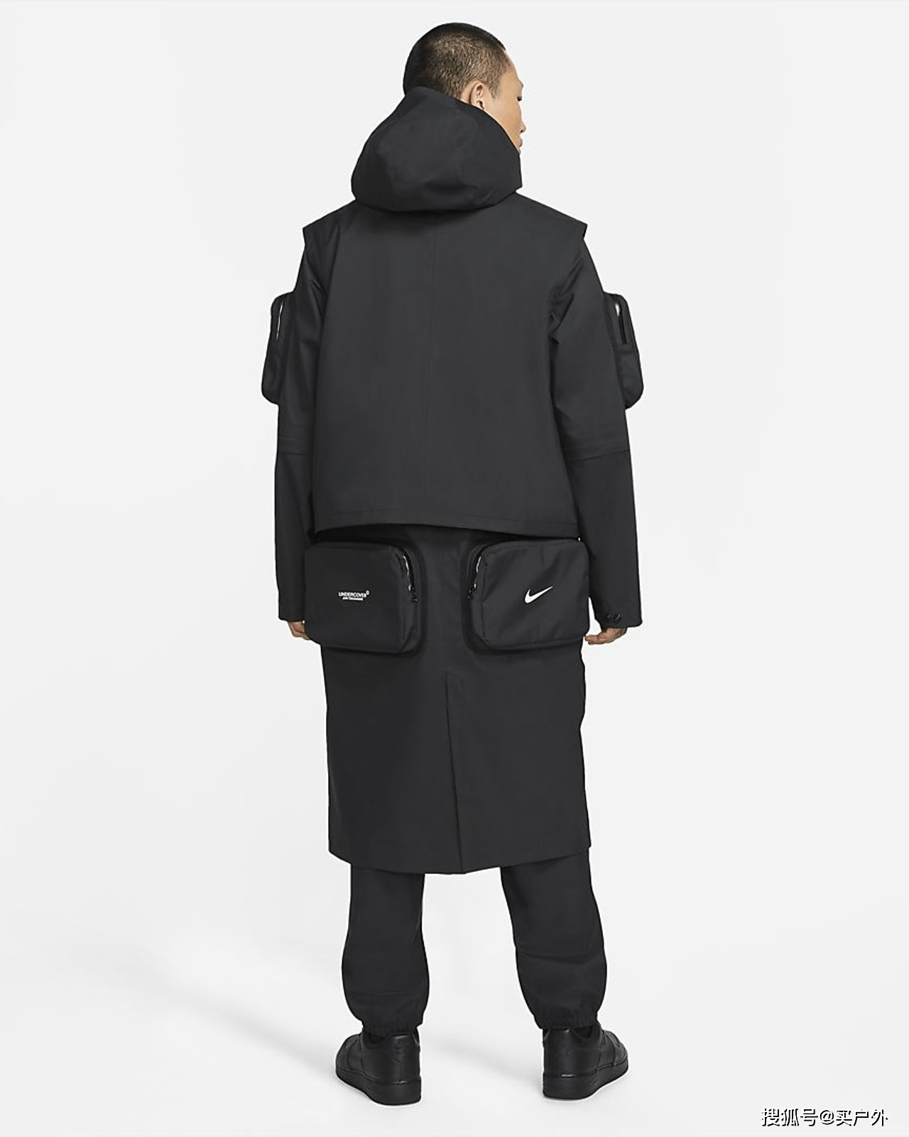 这款和nike联乘的机能服你想不到还有十几种穿法