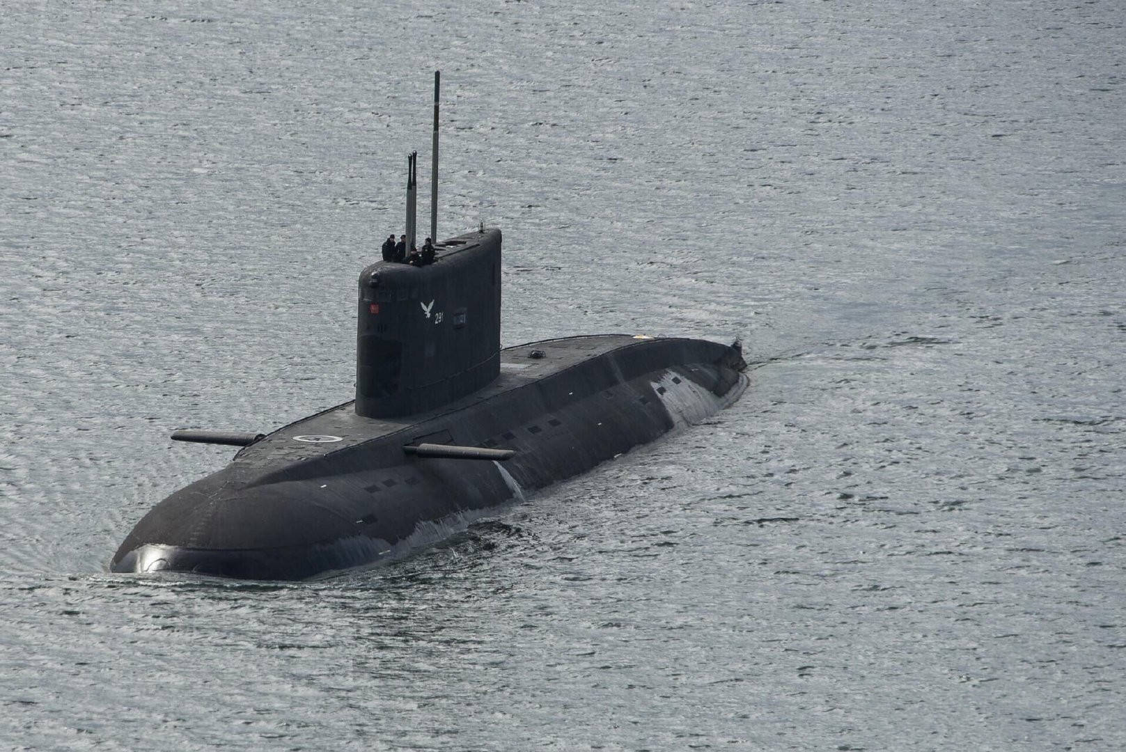 偷得浮生半日闲—印度海军基洛级艇员集体旷工,晒日光浴