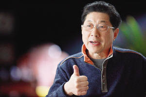 陈寒柏的第二位干爹就是常贵田,常贵田是常远的叔叔,而常贵田不仅仅是