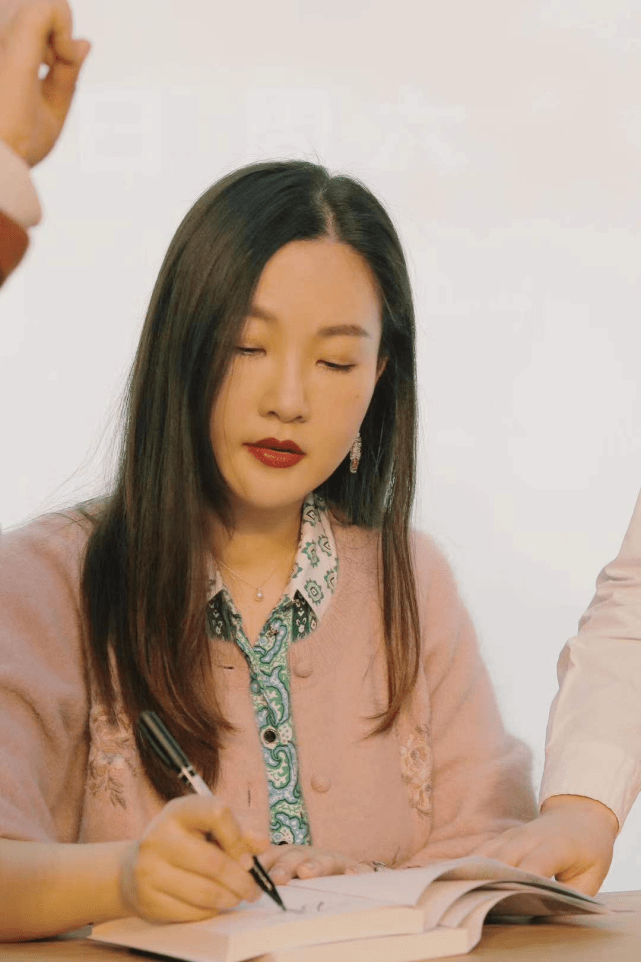 85后作家独木舟推出长篇新作创作的过程我更像一个旁观者