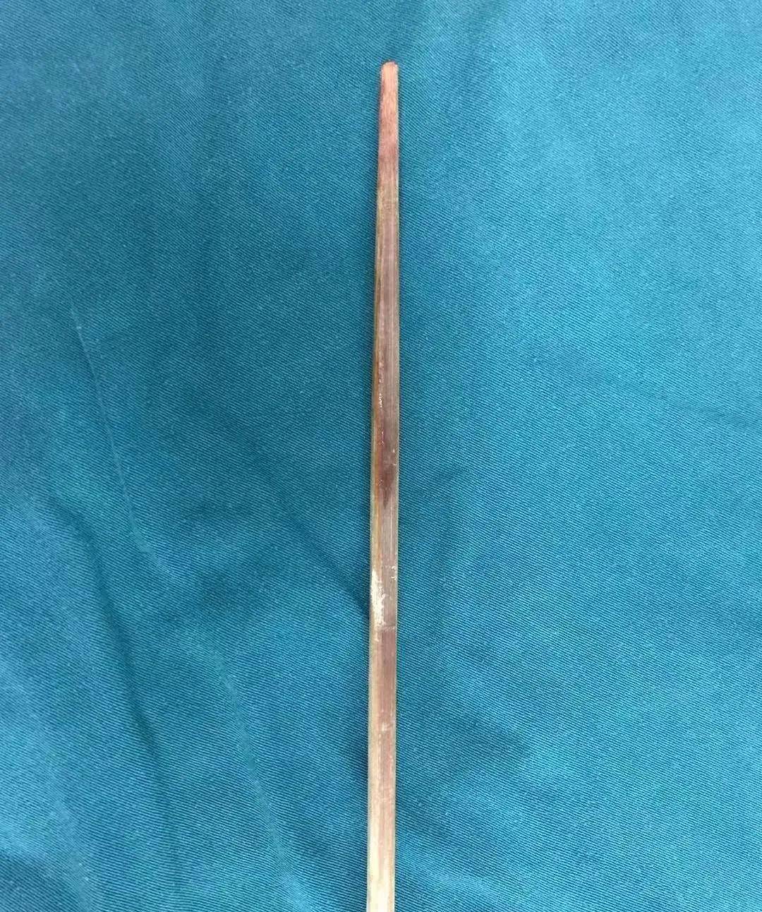 一根筷子把2岁多孩子的脖子戳穿!_手机搜狐网