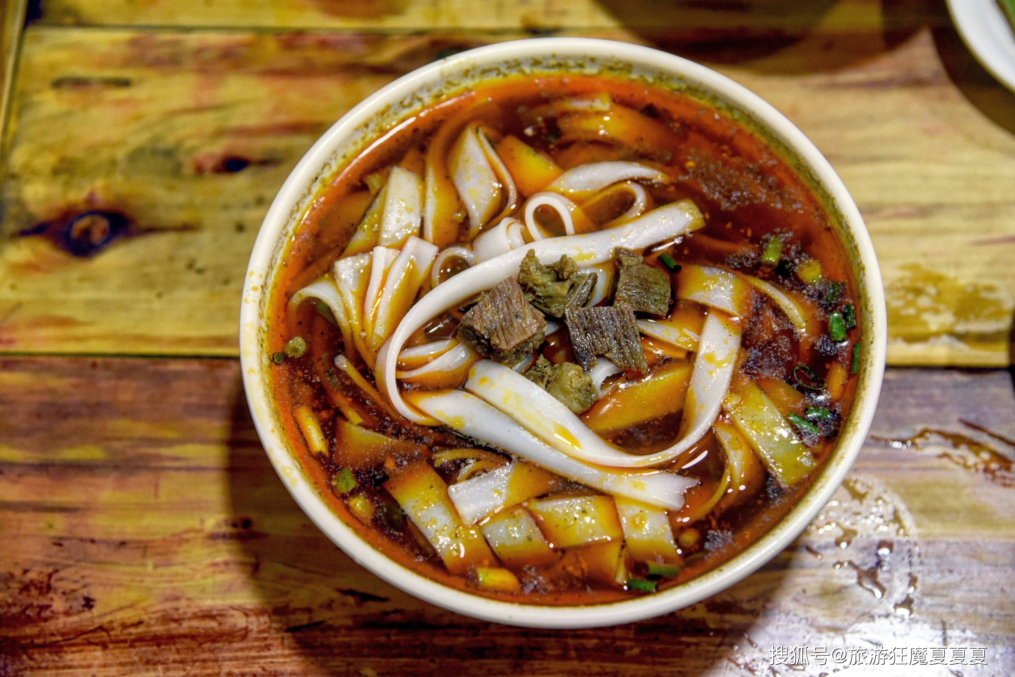 每道菜仅几块的餐厅竟吃了100多,泸州这家非遗小店有什么魅力?_小吃