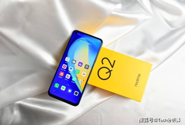 屏幕配置上,realme真我q2采用的是支持120hz超高刷新率的屏幕,屏幕