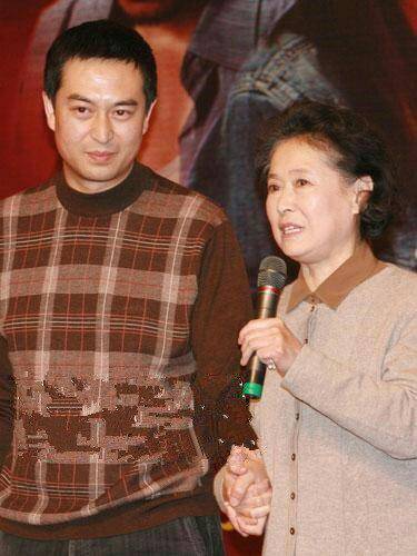 拍完《贫嘴张大民的幸福生活》很多年,剧中的演员朱媛媛,鲍大志(大军