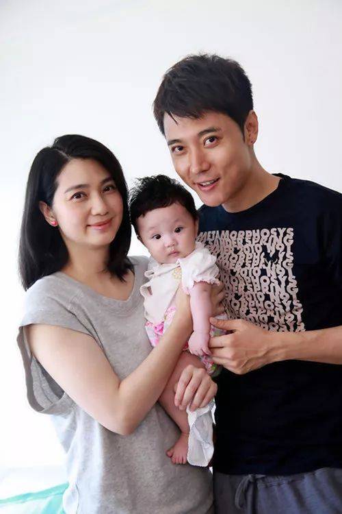 恩爱敌不过猜忌洪欣张丹峰婚姻走到尽头为男方事业已协议分手