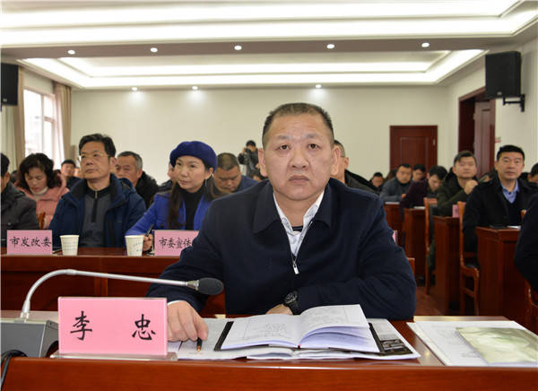 常德市人民政府副市长,市公安局局长李忠代表常德作工作经验发言