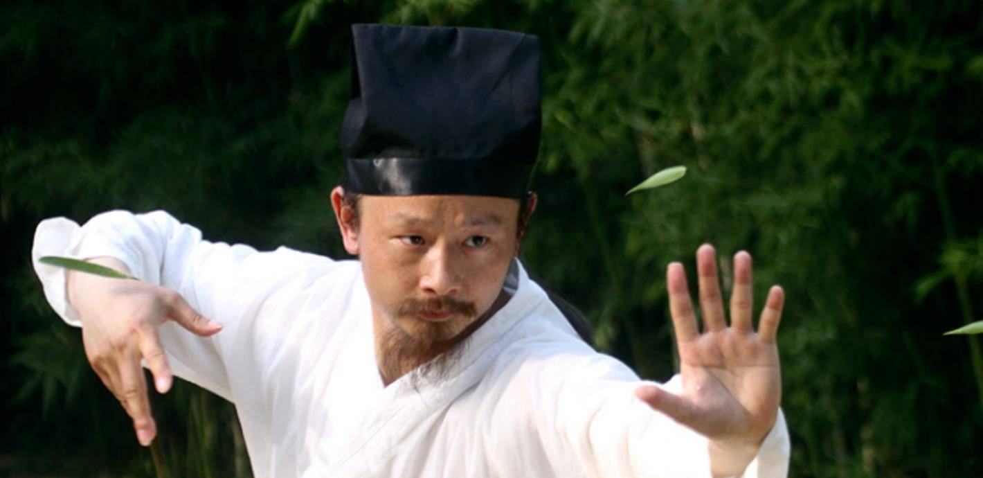 原创他被称为"轻功第一人",轻而易举上4米高墙,5分钟就能跑2公里