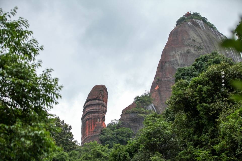原创广西容县杨贵妃故里大山藏幸运阳元石阴阳相伴见者纷纷叹神奇