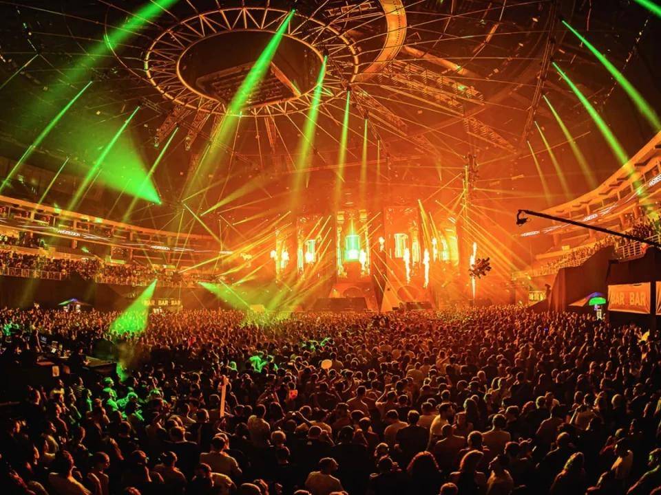 舞美云仓不可错过的舞台设计让我们一起云蹦迪