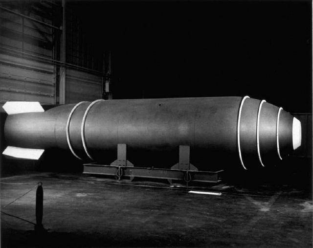 美国第一颗原子弹瘦子图片