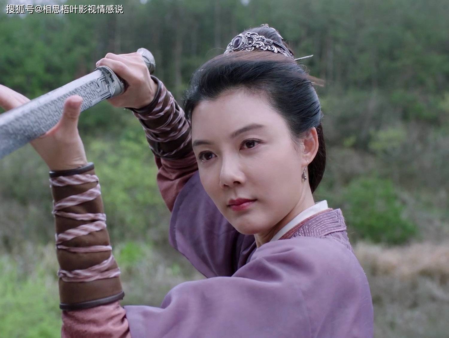 《有翡》之李瑾容:她是母亲和妻子,但也是四十八寨的大当家