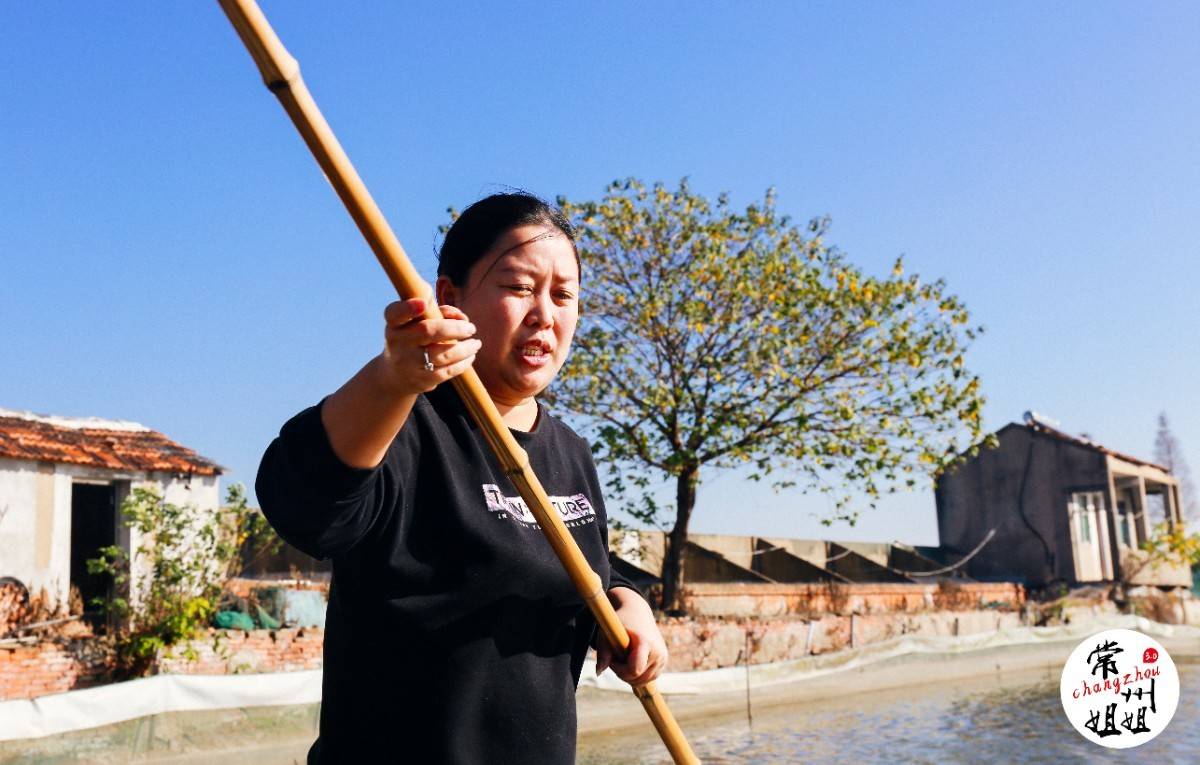 长荡湖这个蟹二代,是个创业十年的拼命三娘_施玲玲