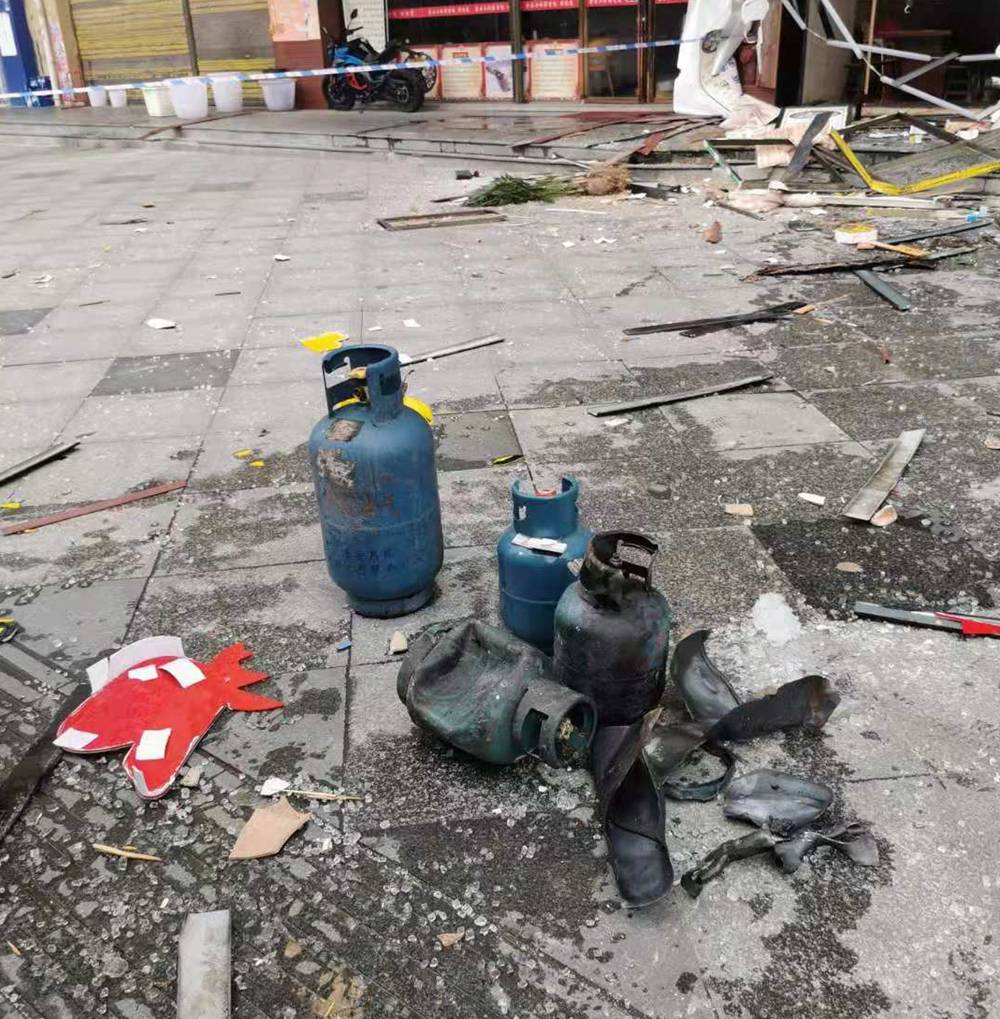 突发!贵州榕江县一餐馆半夜煤气罐发生爆炸