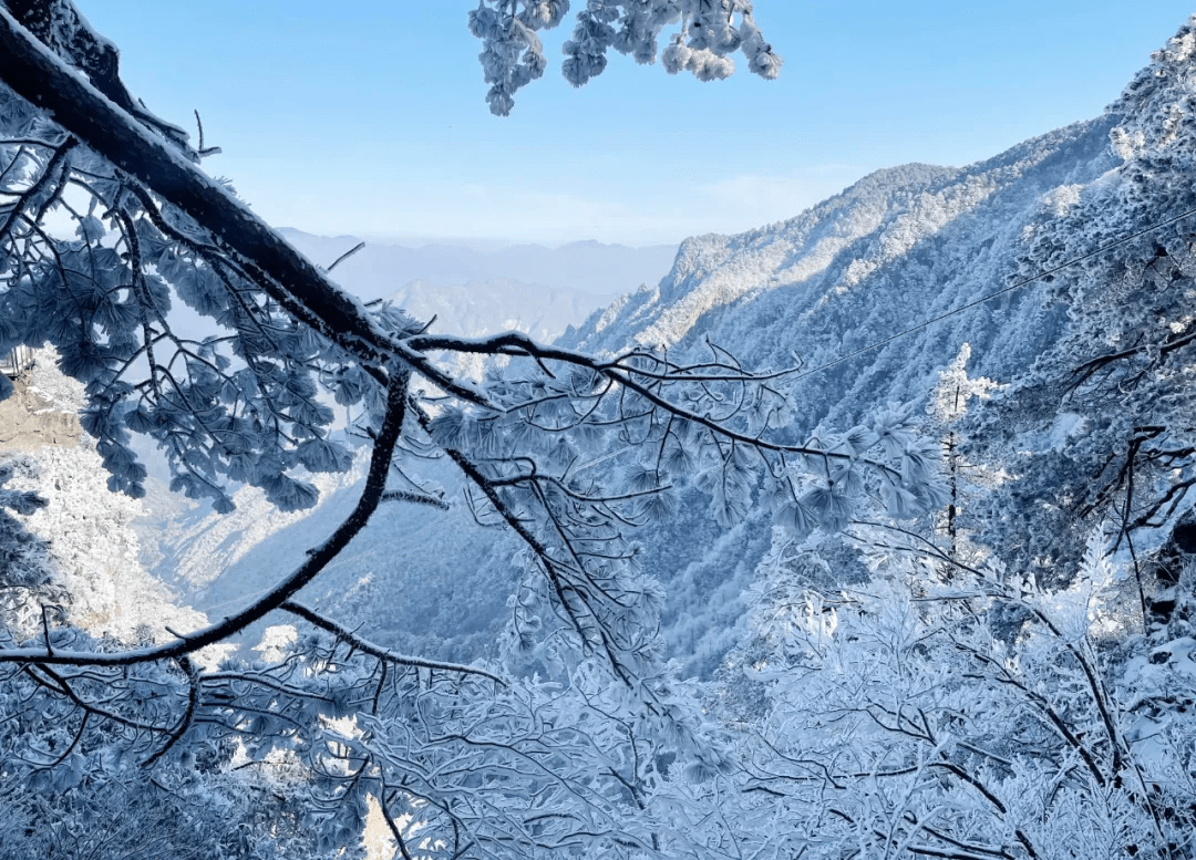 千米高山十年品牌临安大明山万松岭滑雪场昨天开滑