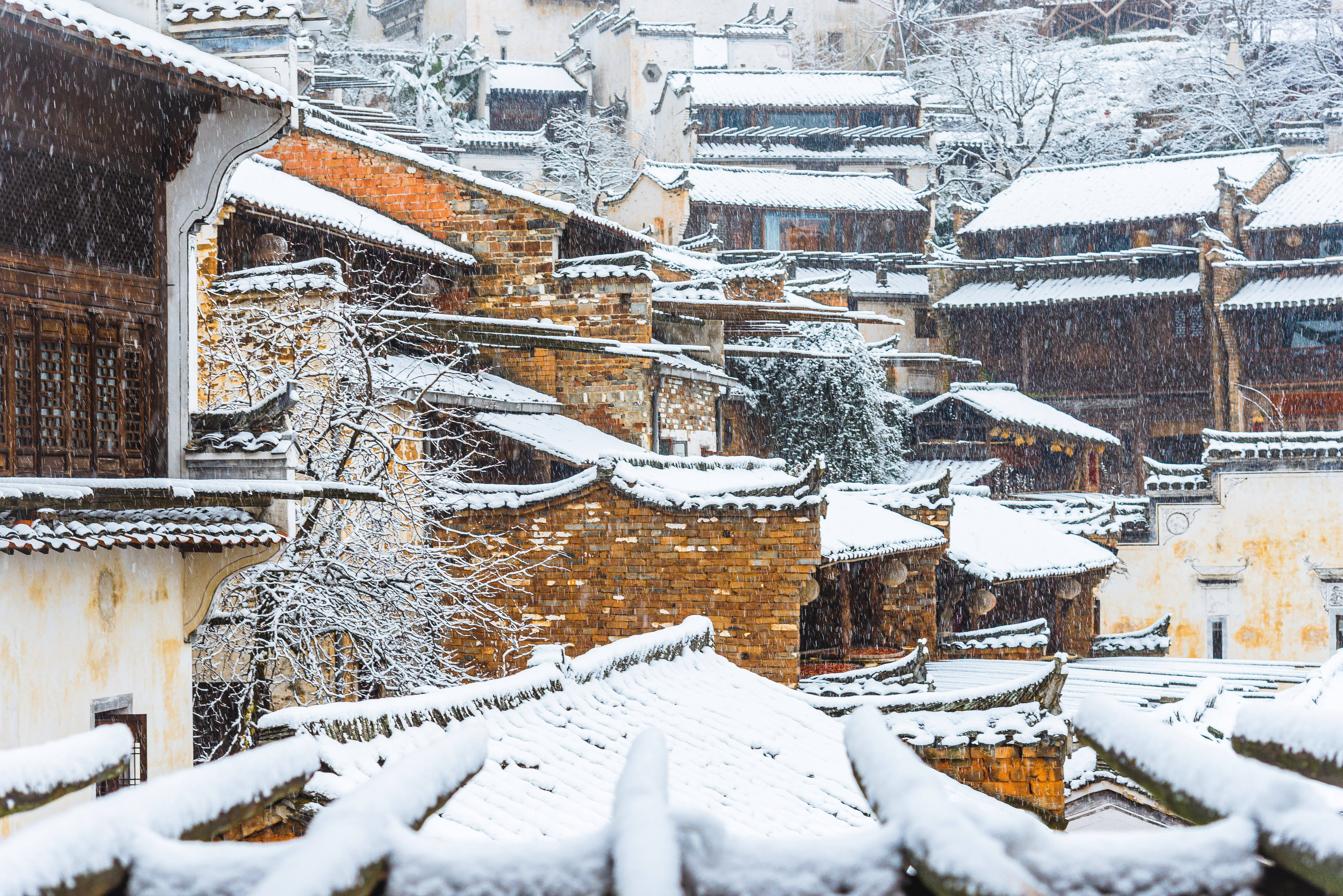 入住篁岭晒秋美宿,还有机会"偶遇"古村雪景哦