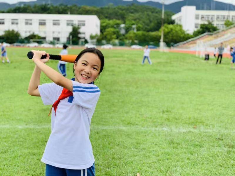 深圳市"体育彩票杯"第二届中小学生棒球联赛团体第一名-深圳亚迪学校