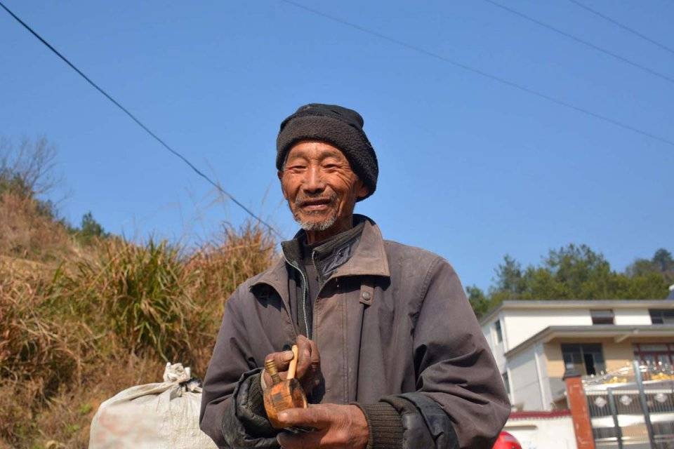 80岁老人照片 农村图片