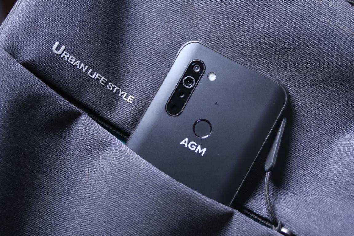 真硬核能抵御80度热水搭载国产芯首款5g三防手机agmx5评测