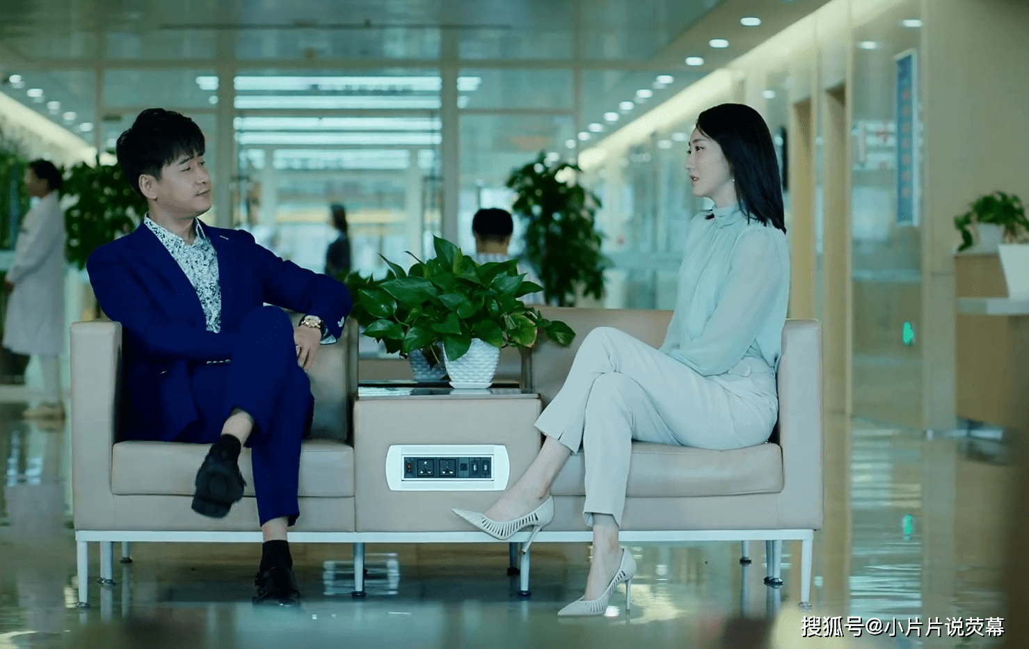 巡回检察组演员强行加戏她虽输了颜值但是赢了背景