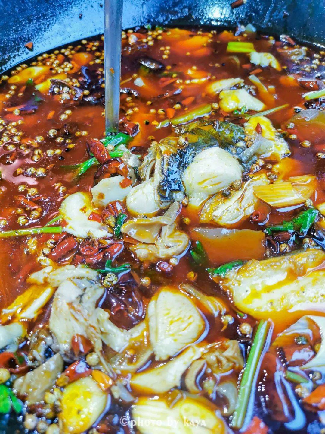 辣出暴汗,西安也有川渝地区超火的肥肠鱼!_手机搜狐网