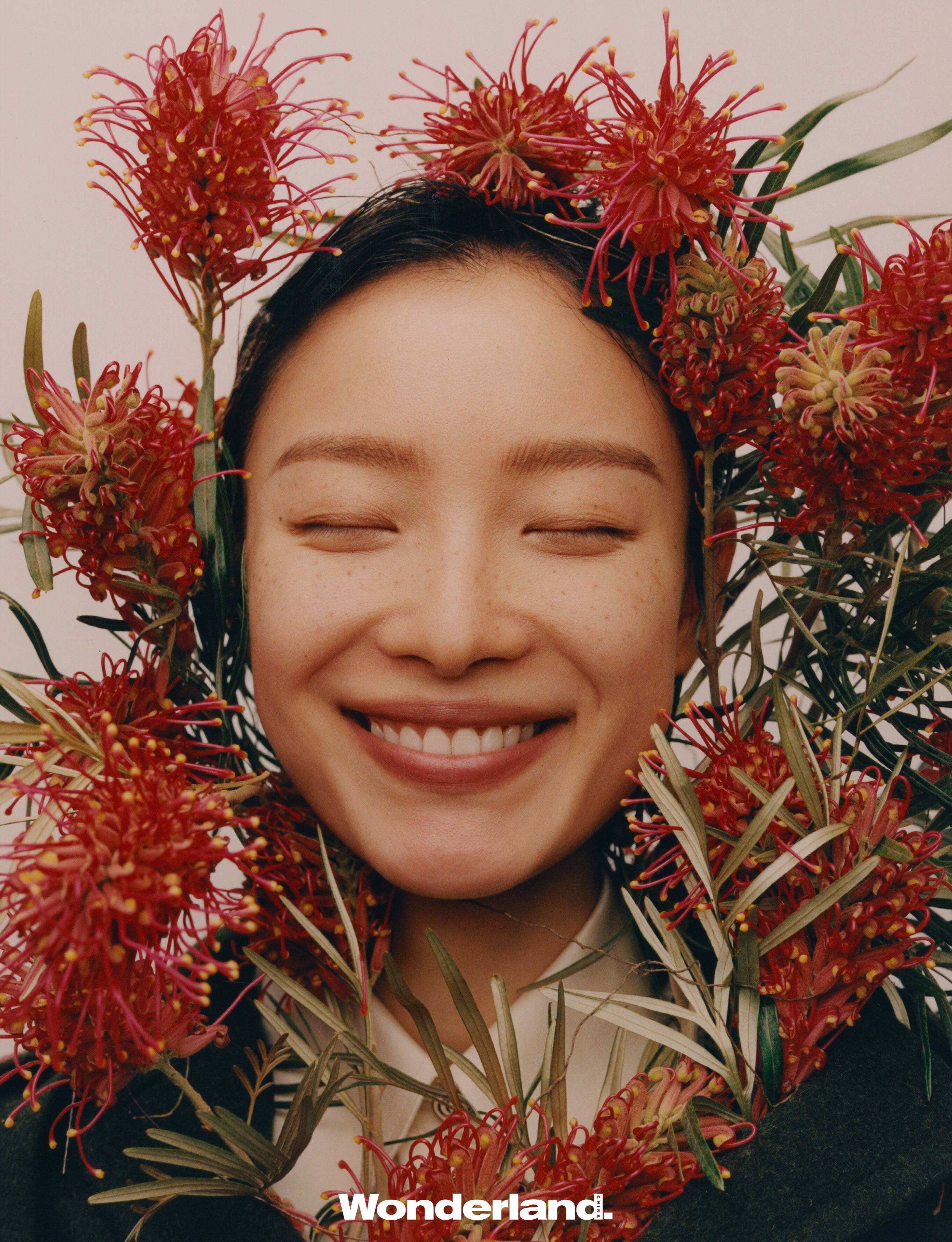 倪妮雀斑妆大片登上《wonderland》新刊封面,湿短发太飒!_手机搜狐网