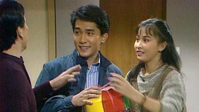 刘嘉玲一毕业就当了女主角,第一部剧就是和梁朝伟合作的《再版人》