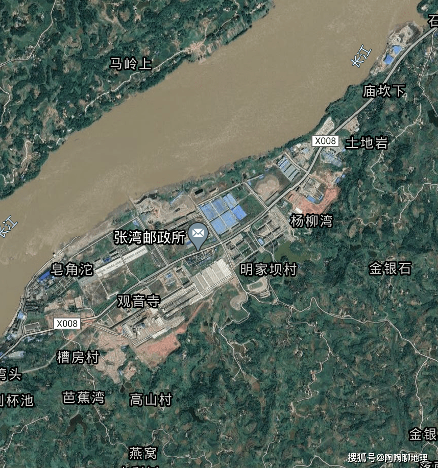 四川泸州市的一个县县城沿着长江修建城区主干道长达18公里