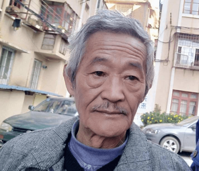 曾经搭档林志颖出演《天龙八部》,如今却无戏可拍沦为网红_曾在多