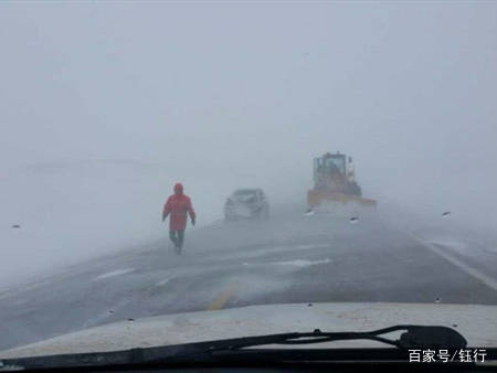 新疆塔城“风吹雪”，名字很意境，司机们却闻之色变，这是为何？