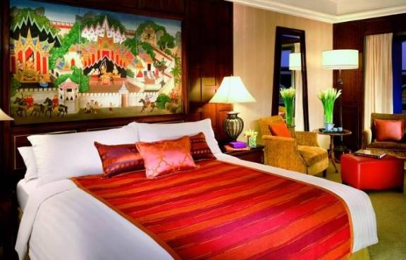 入住泰国酒店，导游：早上往枕头下面放20泰铢，会得到更好的服务
