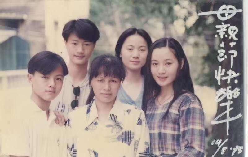 热烈祝贺粤剧名伶郑丽品获评为国家一级演员